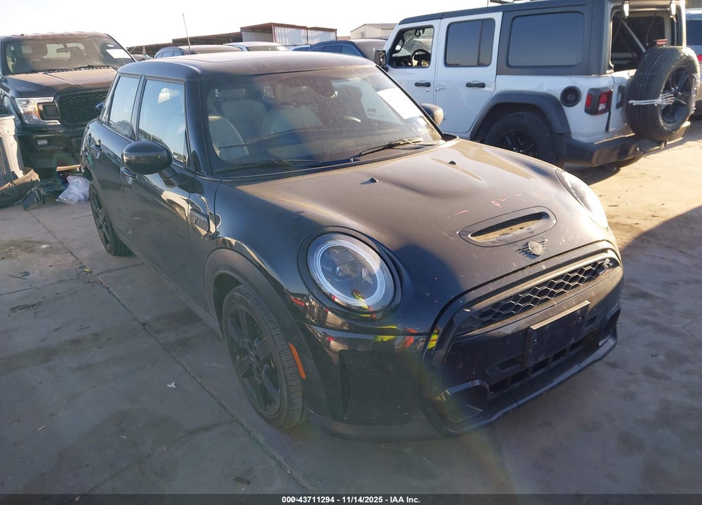 2024 MINI HARDTOP COOPER S VIN: WMW53DK09R2V46182
