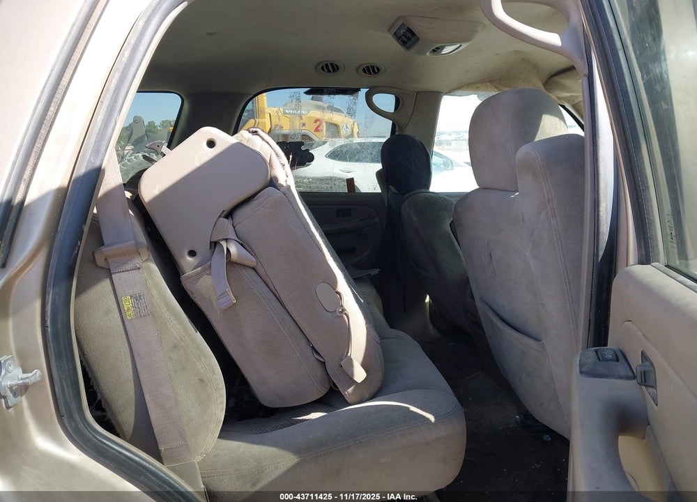 2005 CHEVROLET TAHOE LS VIN: 1GNEK13TX5J225093