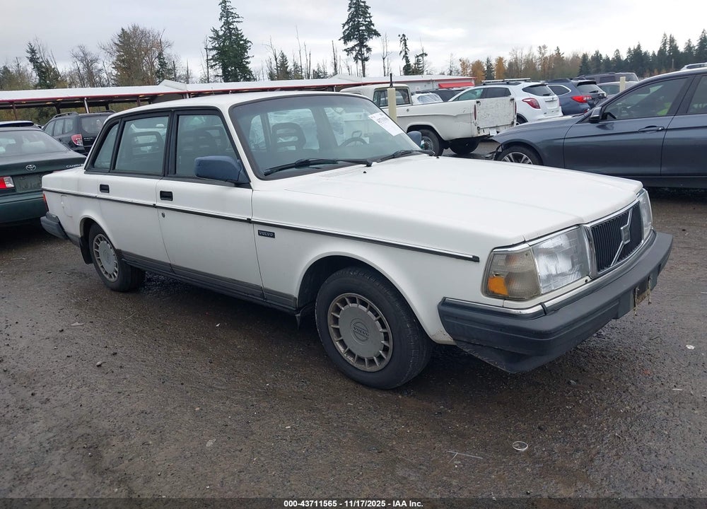 1993 VOLVO 240 VIN: YV1AS8803P1485010