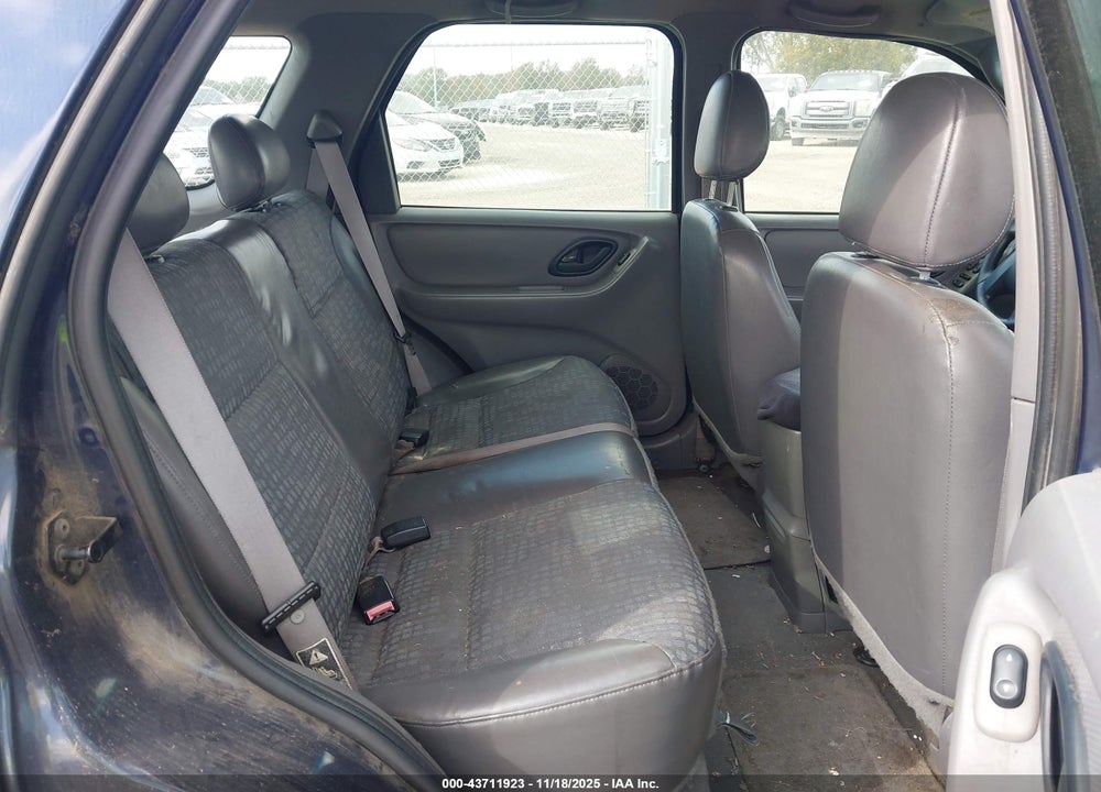 2002 FORD ESCAPE XLS VIN: 1FMYU01152KD00375