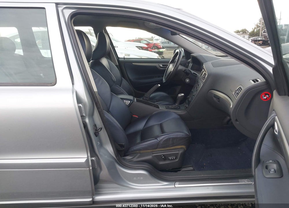 2006 VOLVO V70 VIN: YV1SJ527X62589658