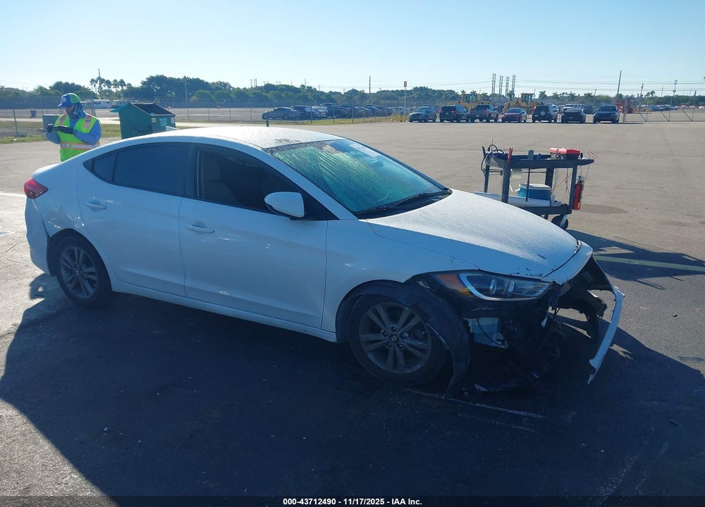 2017 HYUNDAI ELANTRA SE VIN: 5NPD84LF5HH118805