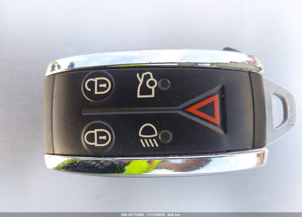 2011 JAGUAR XF PREMIUM VIN: SAJWA0GB4BLR84724
