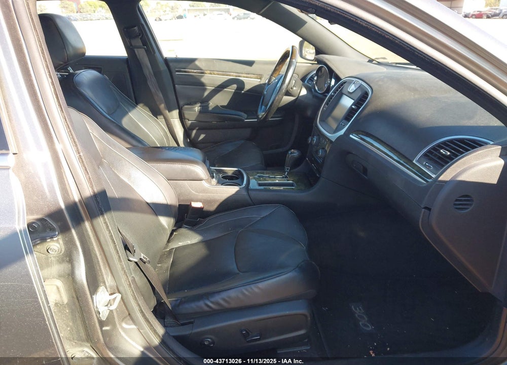 2011 CHRYSLER 300C VIN: 2C3CA6CT8BH585321