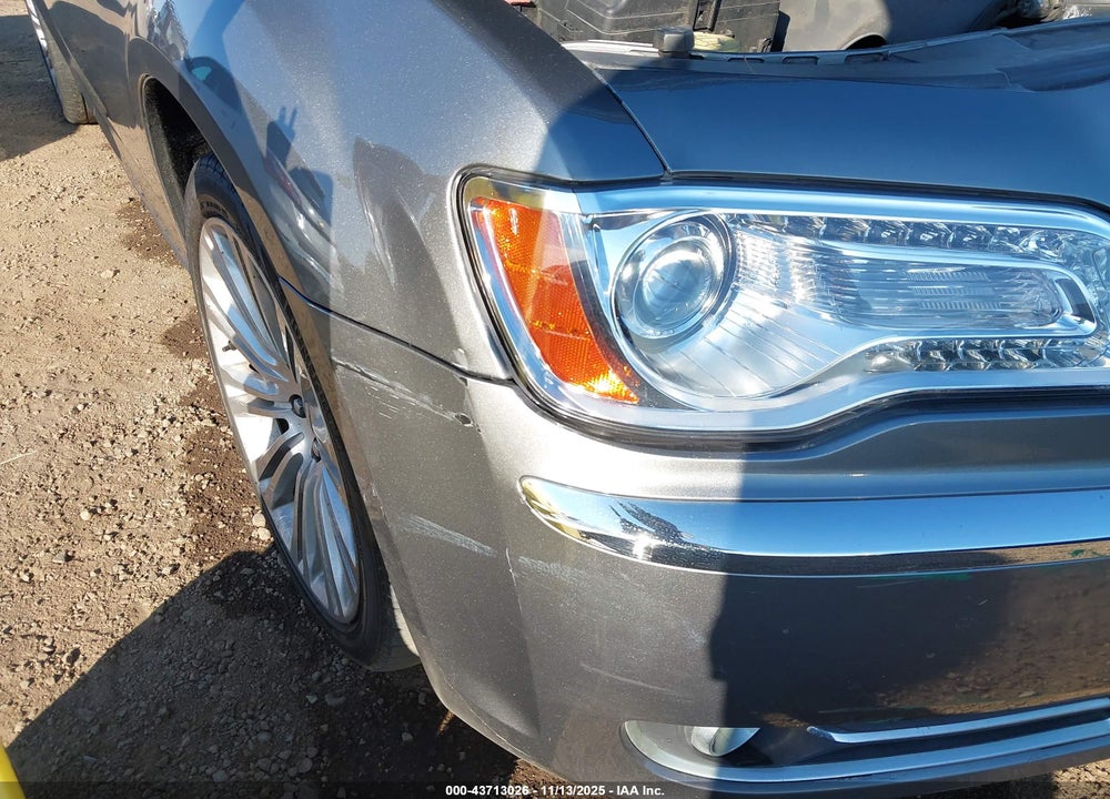 2011 CHRYSLER 300C VIN: 2C3CA6CT8BH585321