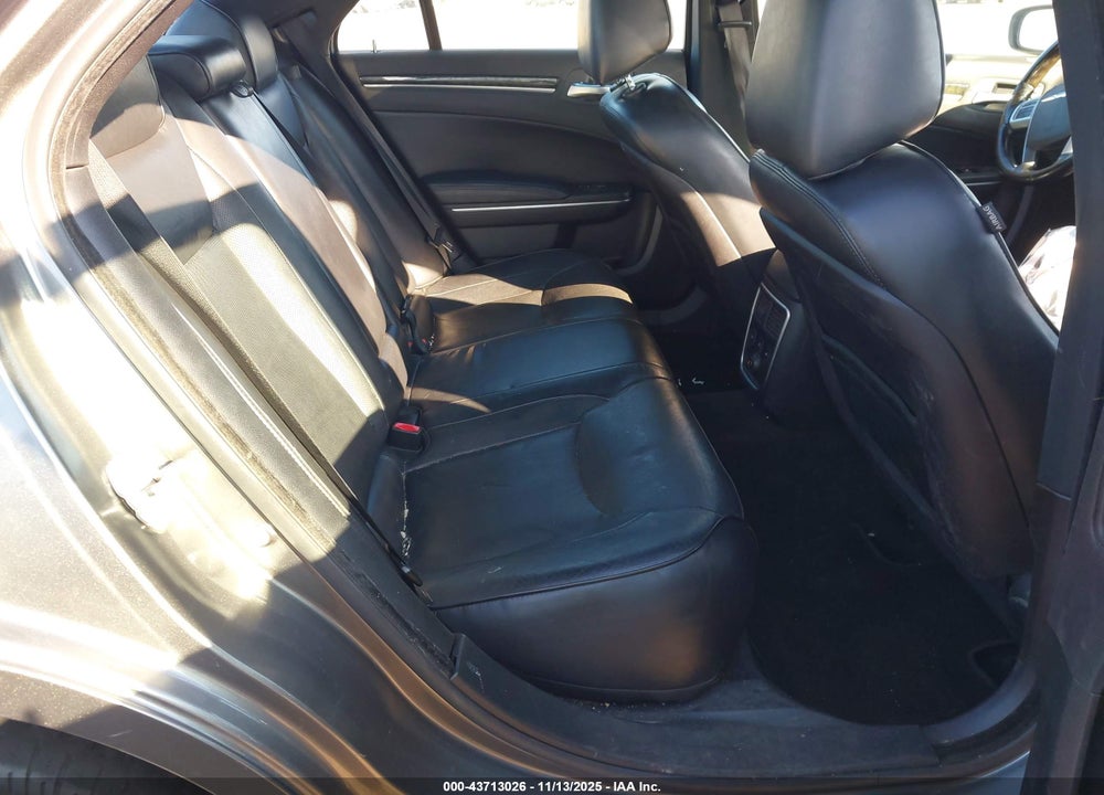 2011 CHRYSLER 300C VIN: 2C3CA6CT8BH585321