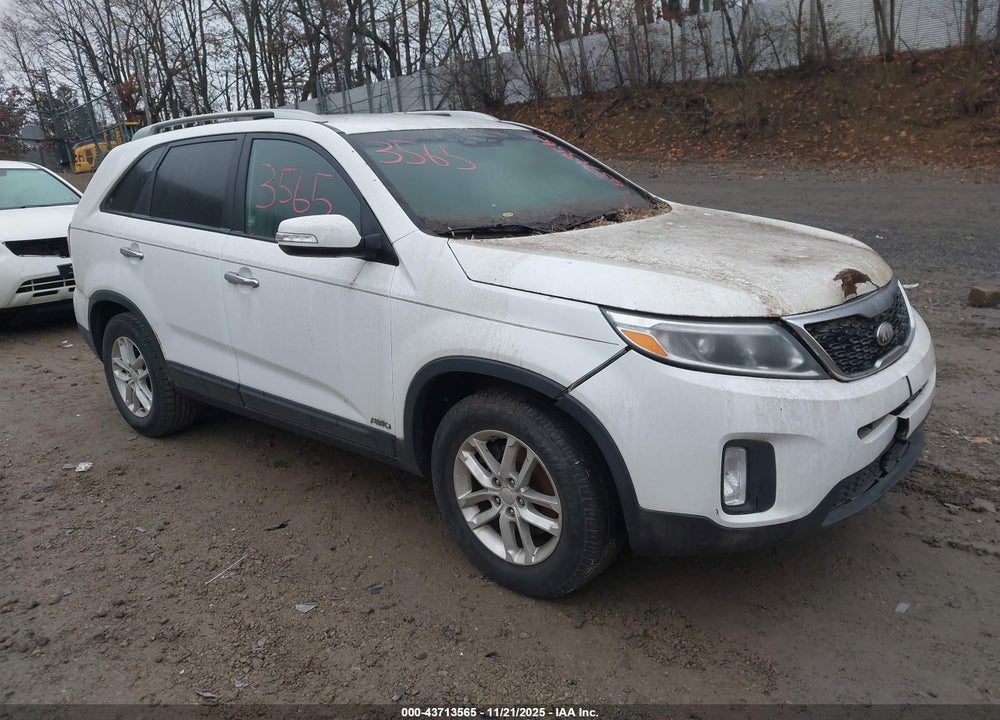 2014 KIA SORENTO LX VIN: 5XYKTCA63EG451154
