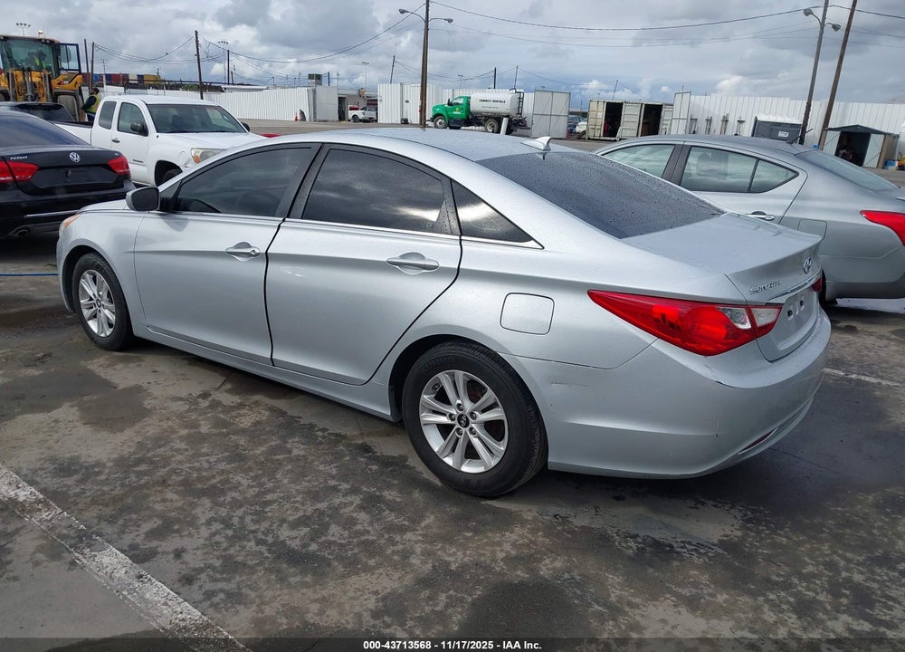 2013 HYUNDAI SONATA GLS VIN: 5NPEB4AC5DH696878