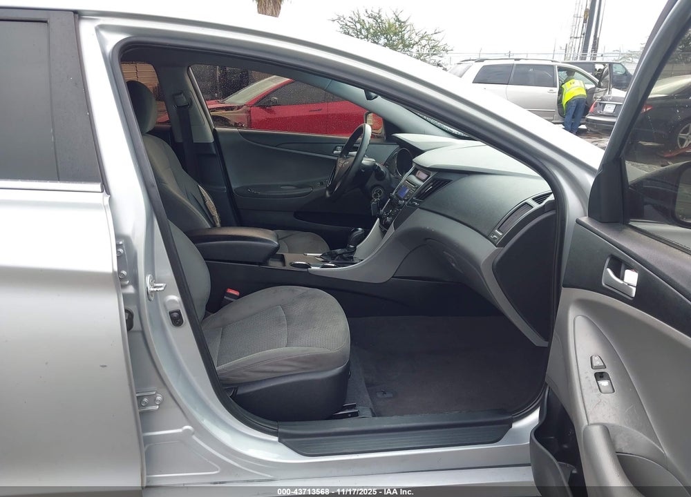 2013 HYUNDAI SONATA GLS VIN: 5NPEB4AC5DH696878