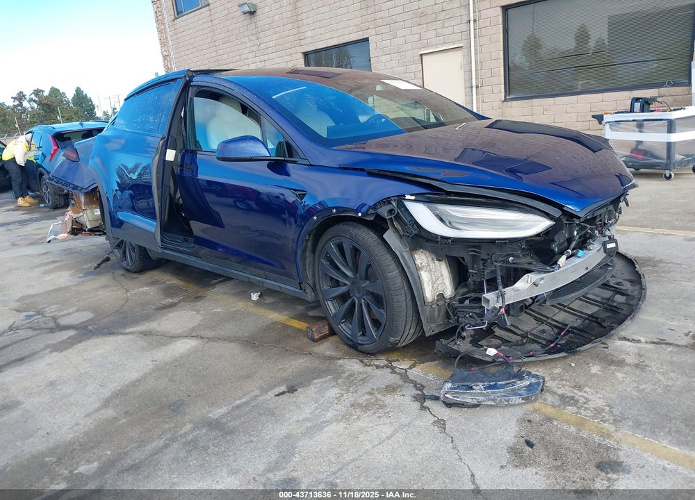 2022 TESLA MODEL X DUAL MOTOR ALL-WHEEL DRIVE VIN: 7SAXCBE58NF351269