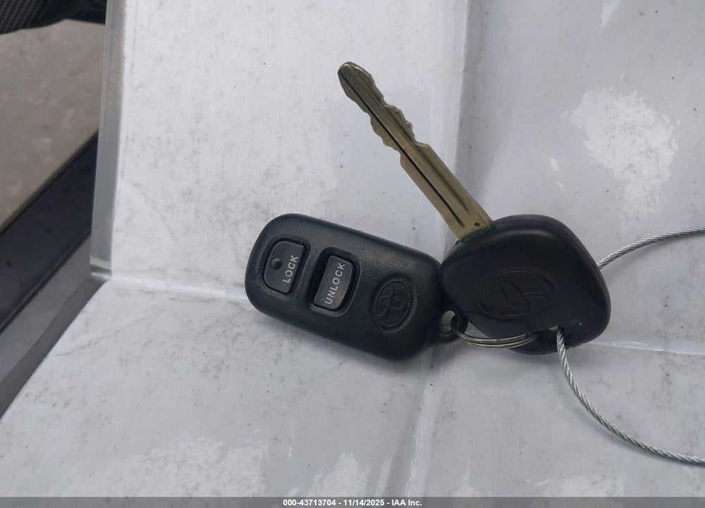 2006 TOYOTA COROLLA LE VIN: 1NXBR32E26Z577795