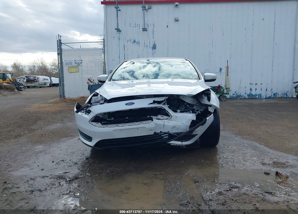 2015 FORD FOCUS SE VIN: 1FADP3F23FL262356
