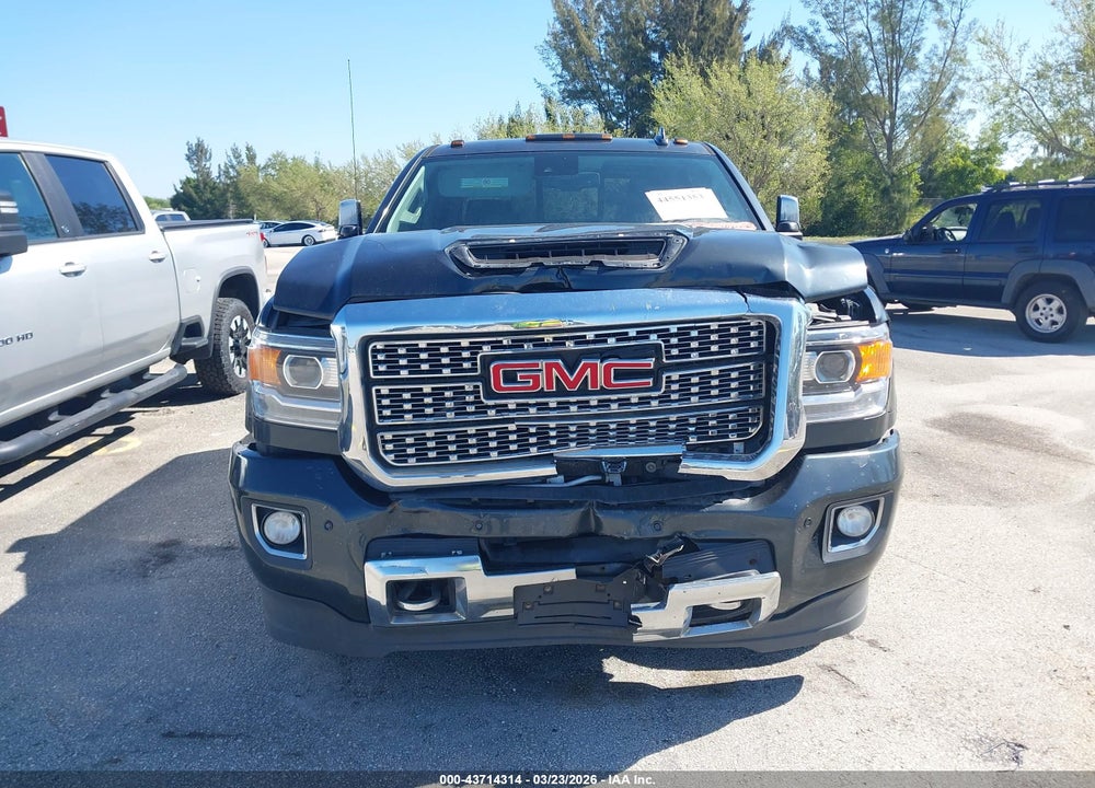 2018 GMC SIERRA 3500HD DENALI VIN: 1GT42YEY3JF125470