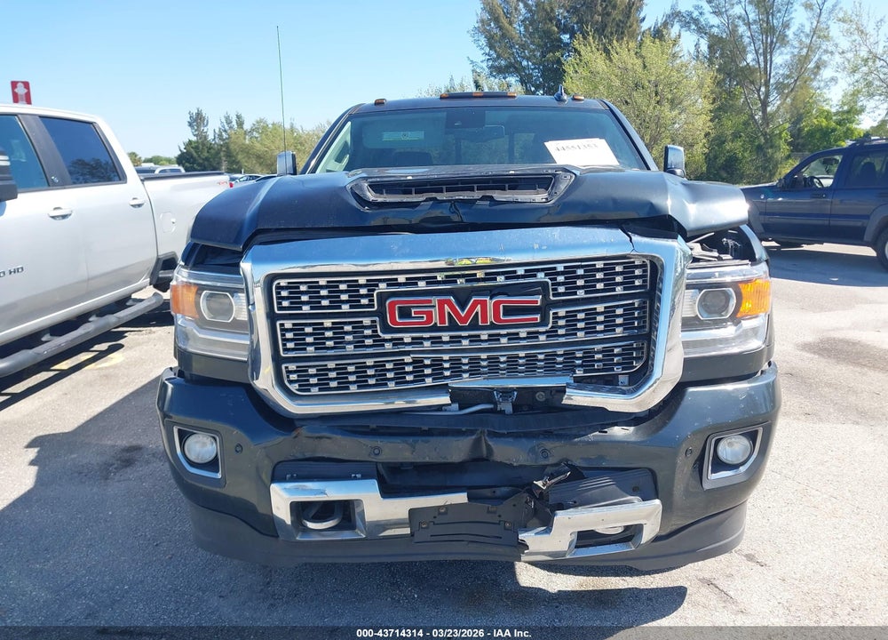 2018 GMC SIERRA 3500HD DENALI VIN: 1GT42YEY3JF125470