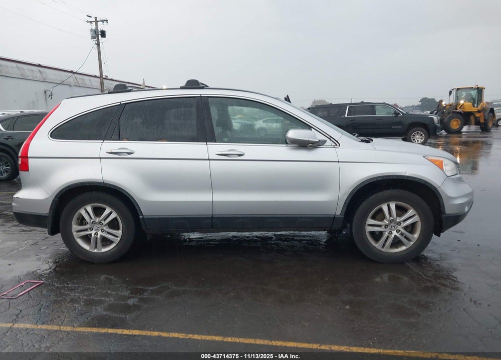 2011 HONDA CR-V VIN: JHLRE4H70BC024563