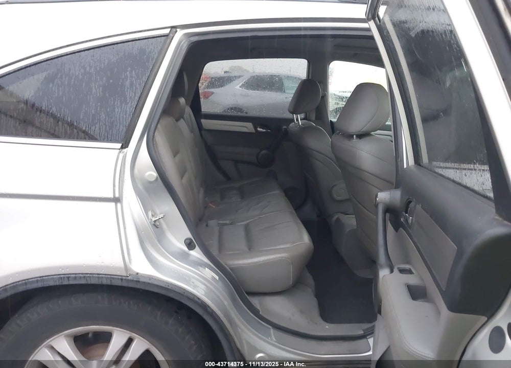 2011 HONDA CR-V VIN: JHLRE4H70BC024563