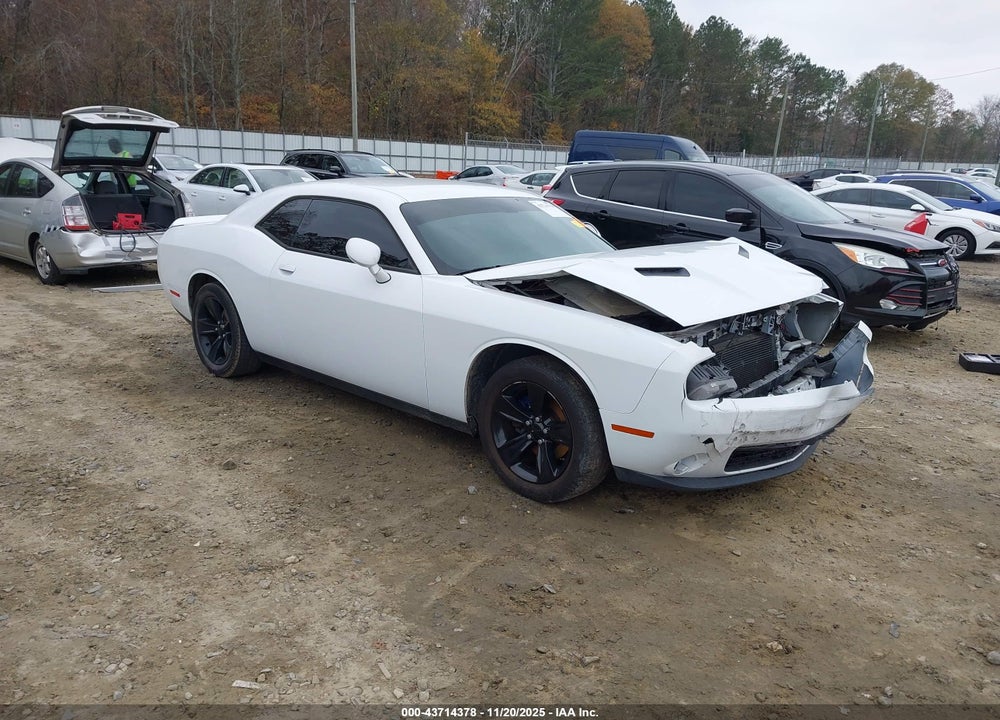 2020 DODGE CHALLENGER SXT VIN: 2C3CDZAG8LH152033
