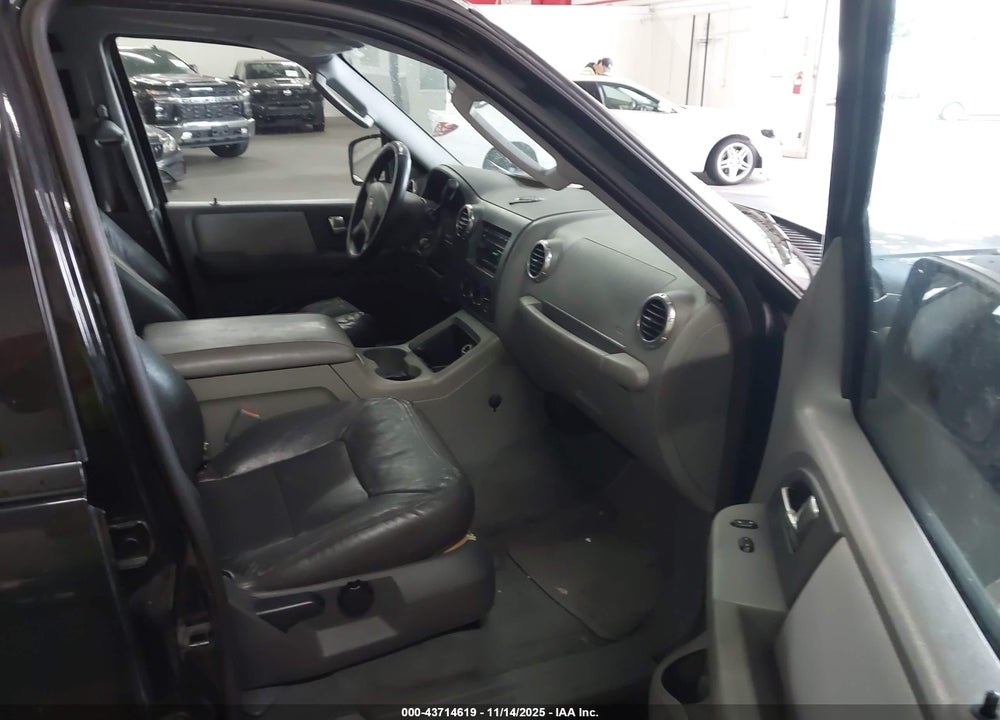 2004 FORD EXPEDITION XLT VIN: 1FMRU15W84LB82268