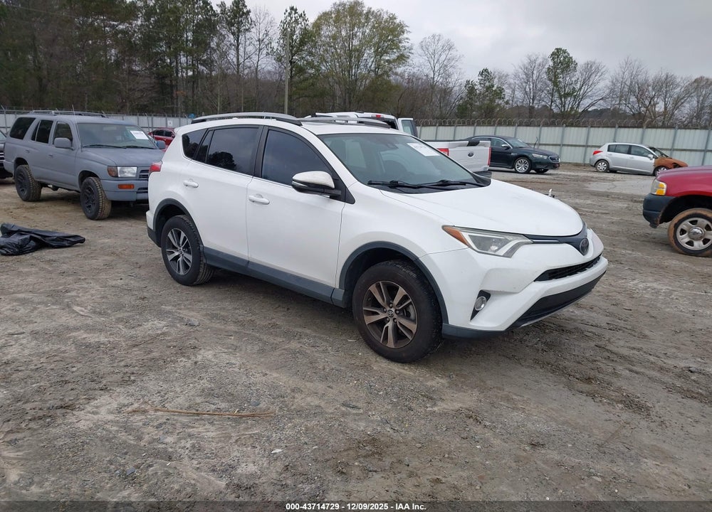2018 TOYOTA RAV4 XLE VIN: 2T3WFREV2JW512132