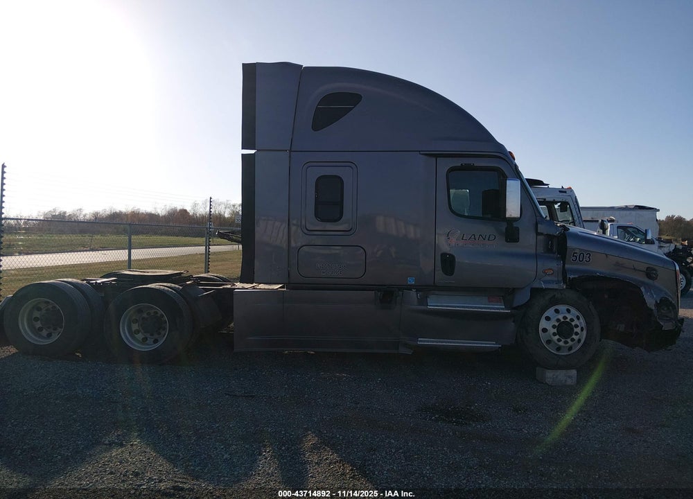 2016 FREIGHTLINER CASCADIA 125 VIN: 3AKJGLD57GSGY2911