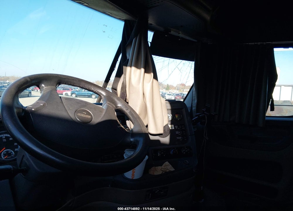 2016 FREIGHTLINER CASCADIA 125 VIN: 3AKJGLD57GSGY2911