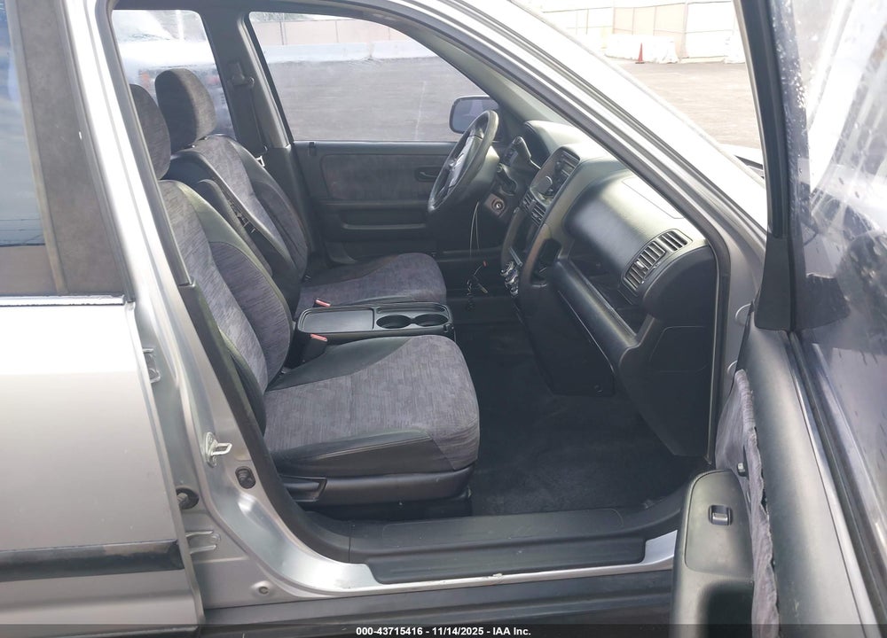 2004 HONDA CR-V LX VIN: JHLRD684X4C012797