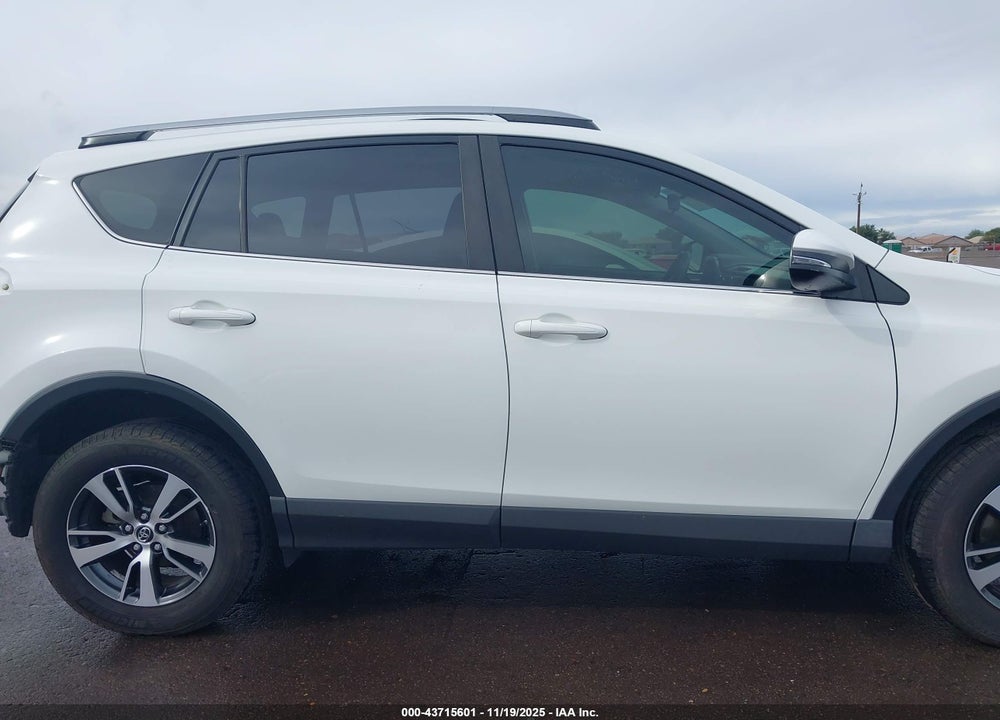 2017 TOYOTA RAV4 XLE VIN: JTMWFREV9HJ707623