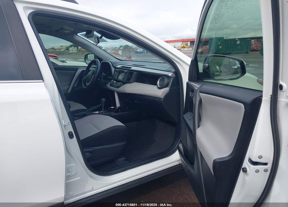 2017 TOYOTA RAV4 XLE VIN: JTMWFREV9HJ707623