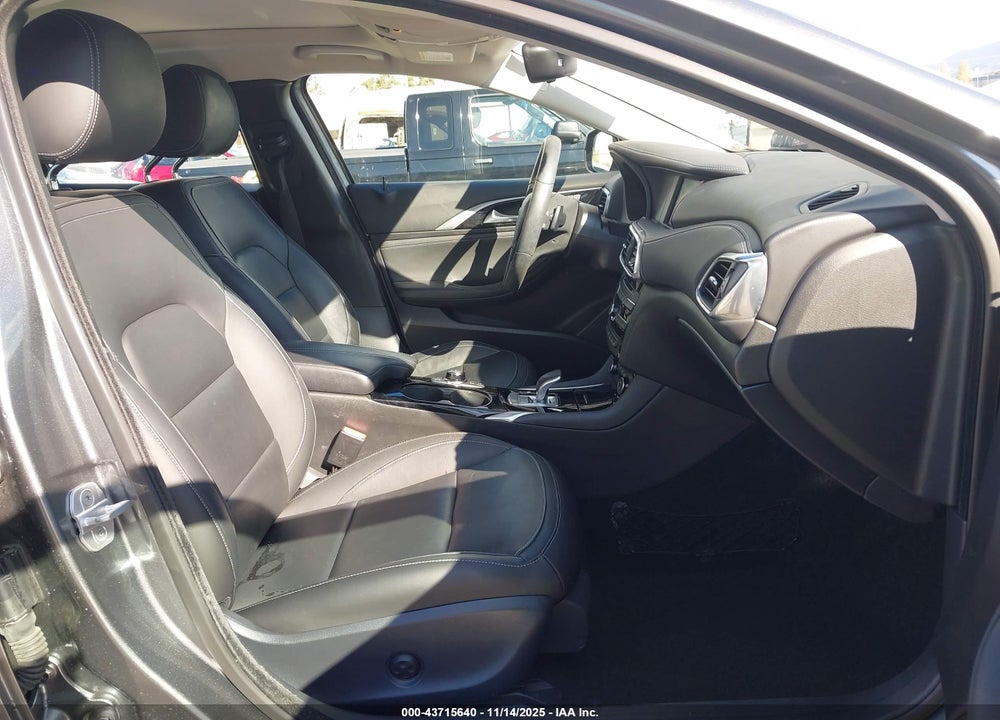 2017 INFINITI QX30 PREMIUM VIN: SJKCH5CR8HA017659