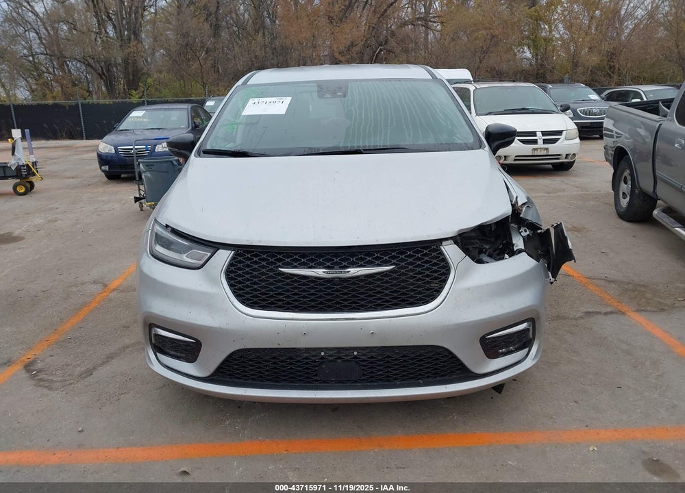 2024 CHRYSLER PACIFICA TOURING L VIN: 2C4RC1BG4RR149223