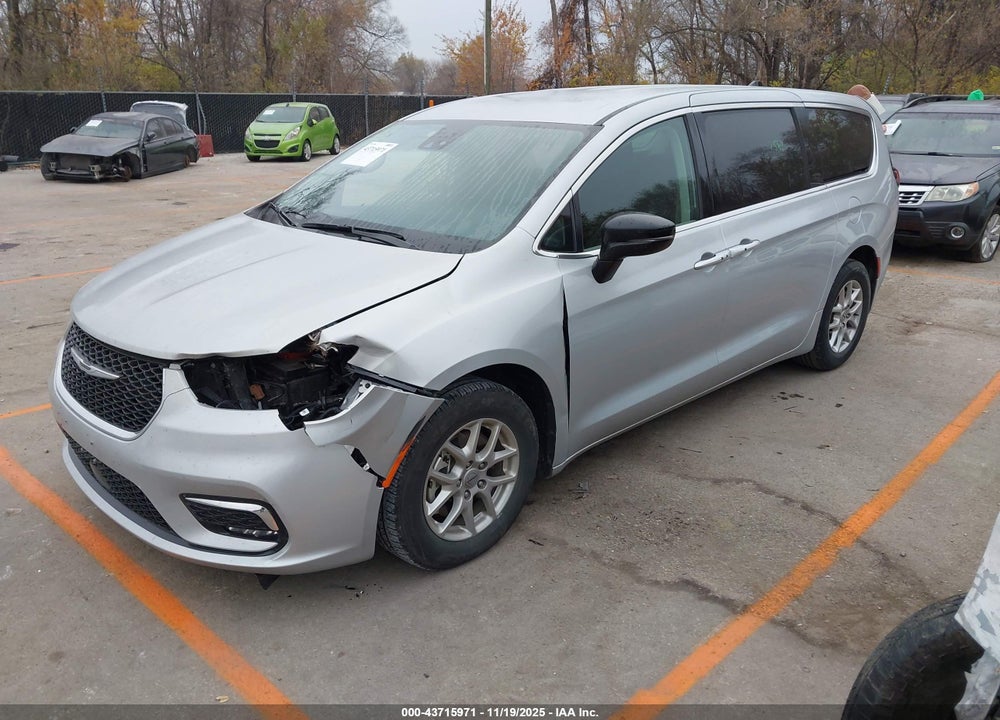2024 CHRYSLER PACIFICA TOURING L VIN: 2C4RC1BG4RR149223