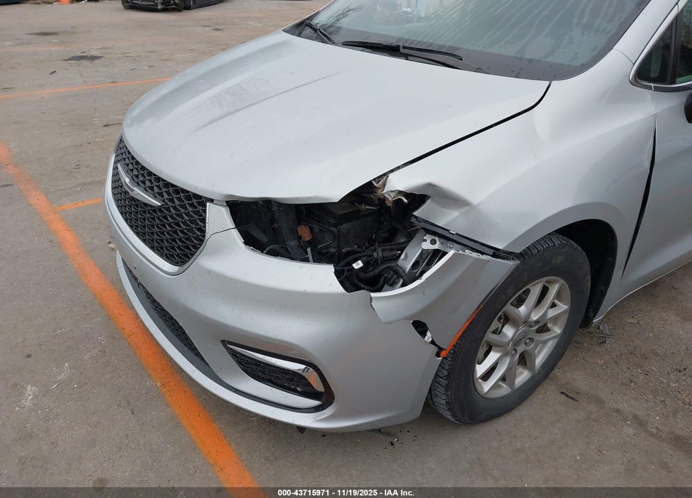 2024 CHRYSLER PACIFICA TOURING L VIN: 2C4RC1BG4RR149223