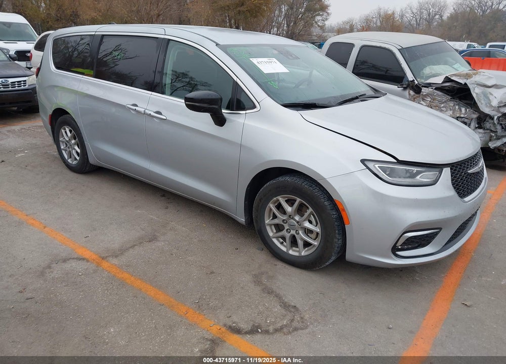 2024 CHRYSLER PACIFICA TOURING L VIN: 2C4RC1BG4RR149223
