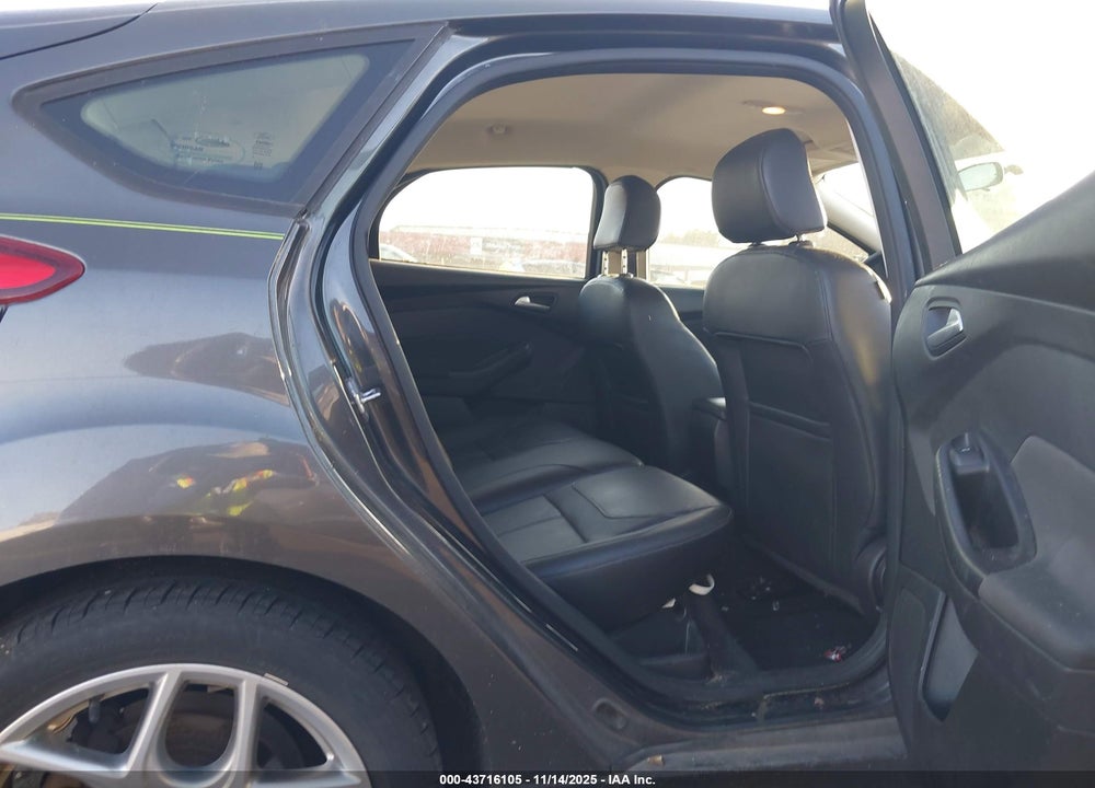 2015 FORD FOCUS SE VIN: 1FADP3K26FL292571