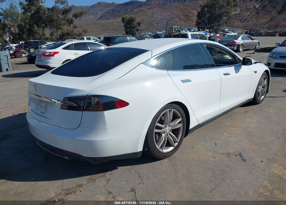 2013 TESLA MODEL S VIN: 5YJSA1AG6DFP08736