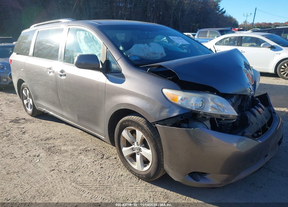 2015 TOYOTA SIENNA LE 8 PASSENGER VIN: 5TDKK3DCXFS615329
