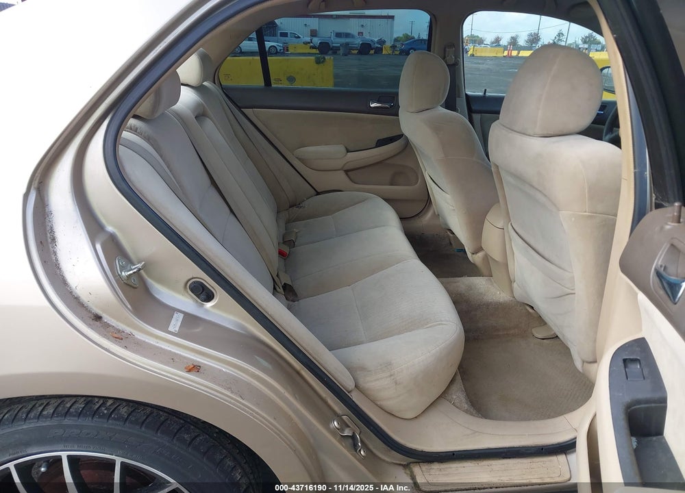 2005 HONDA ACCORD 2.4 LX VIN: 1HGCM56435A075934