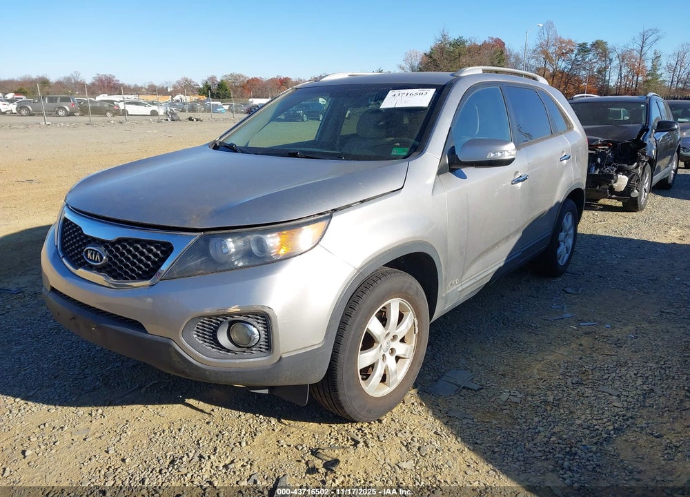 2013 KIA SORENTO VIN: 5XYKTCA62DG327374
