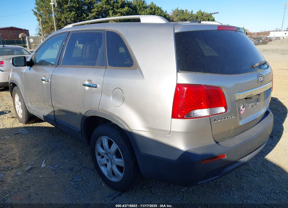 2013 KIA SORENTO VIN: 5XYKTCA62DG327374