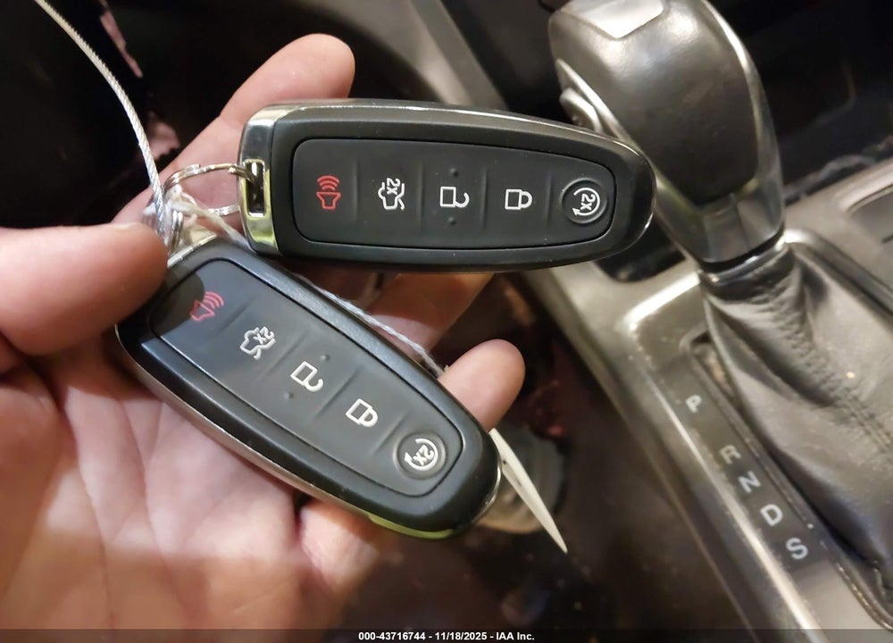 2019 FORD ESCAPE SEL VIN: 1FMCU0HD1KUC24622
