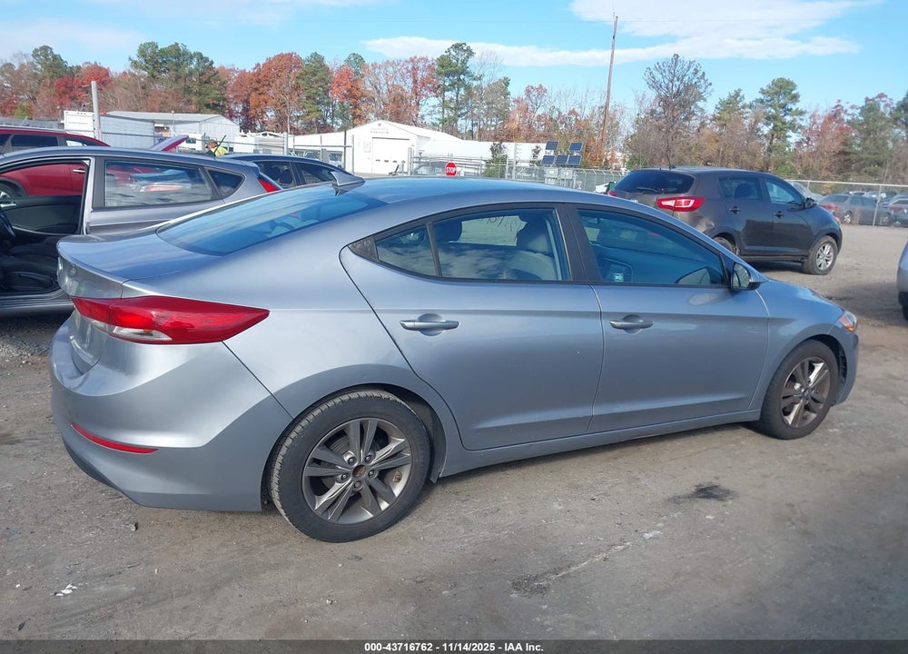 2017 HYUNDAI ELANTRA SE VIN: 5NPD84LF3HH161622