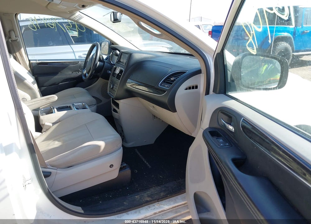 2013 CHRYSLER TOWN & COUNTRY TOURING VIN: 2C4RC1BG1DR555078