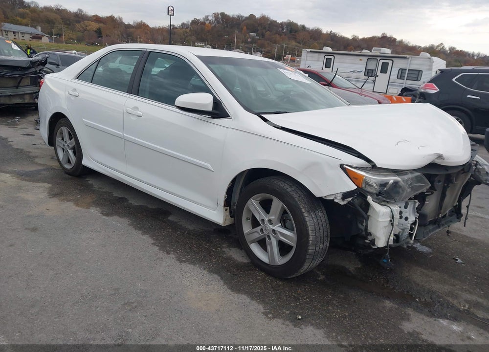 2013 TOYOTA CAMRY SE VIN: 4T1BF1FK8DU656169