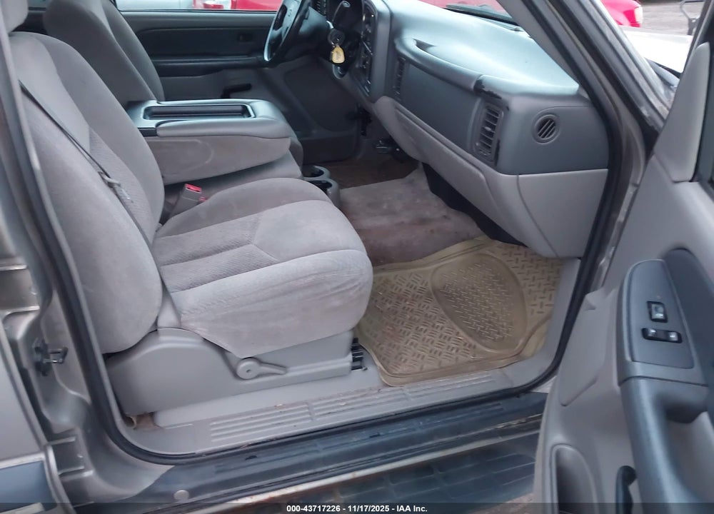 2003 CHEVROLET TAHOE LS VIN: 1GNEK13V73J175476