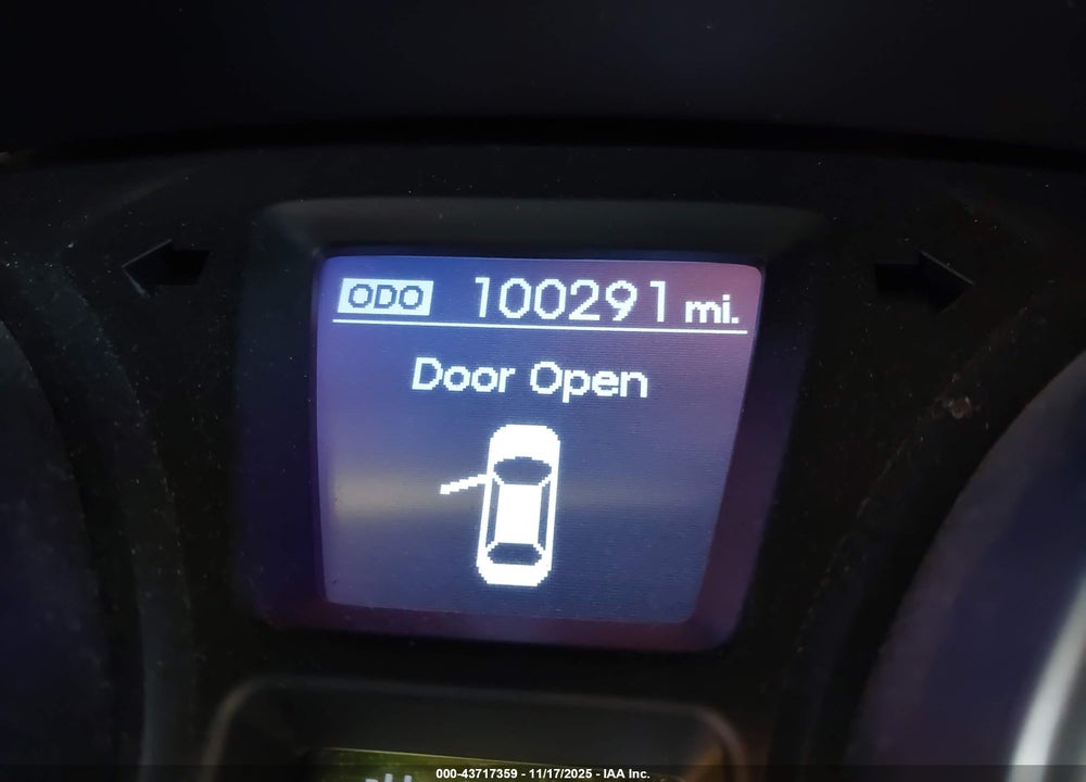 2013 HYUNDAI ELANTRA VIN: KMHD35LE7DU082705