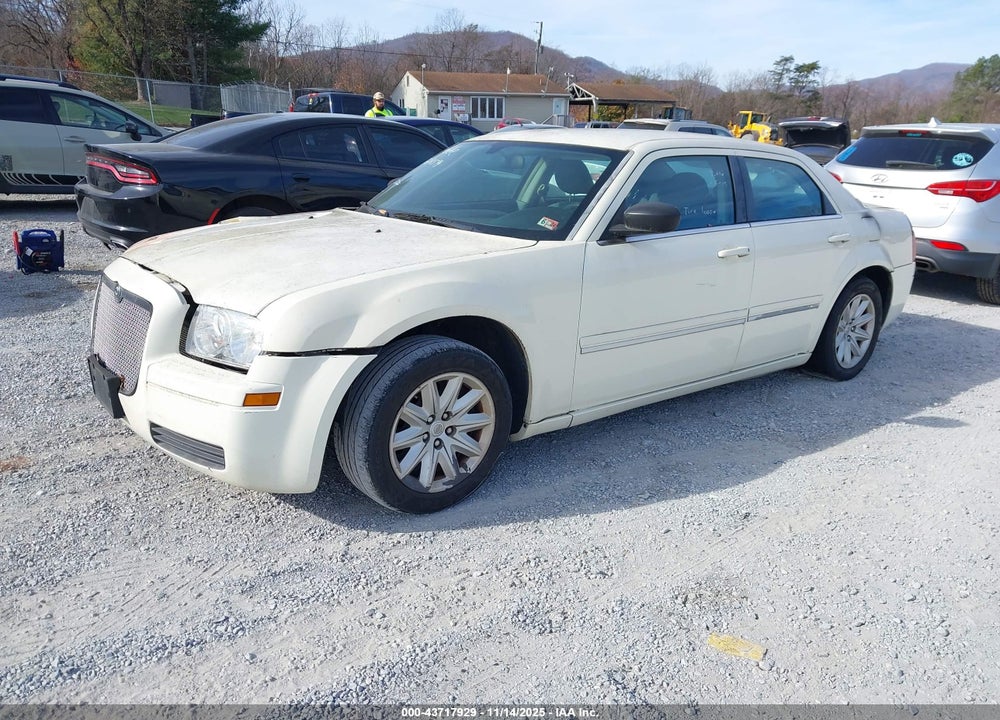 2005 CHRYSLER 300 VIN: 2C3AA43R25H665072