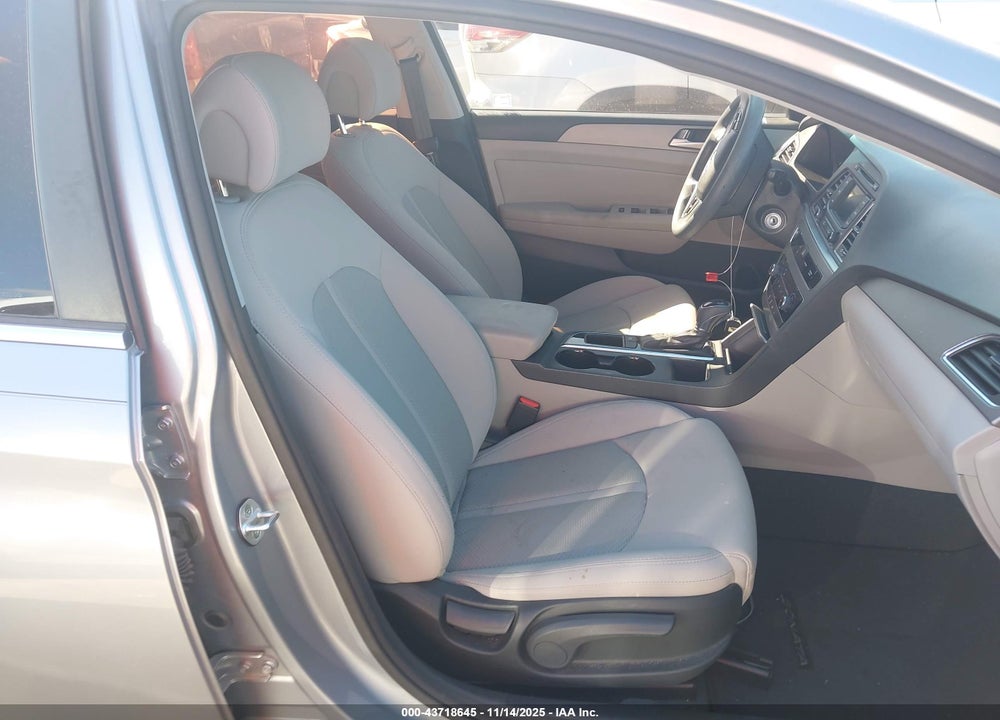 2015 HYUNDAI SONATA SE VIN: 5NPE24AF1FH183477
