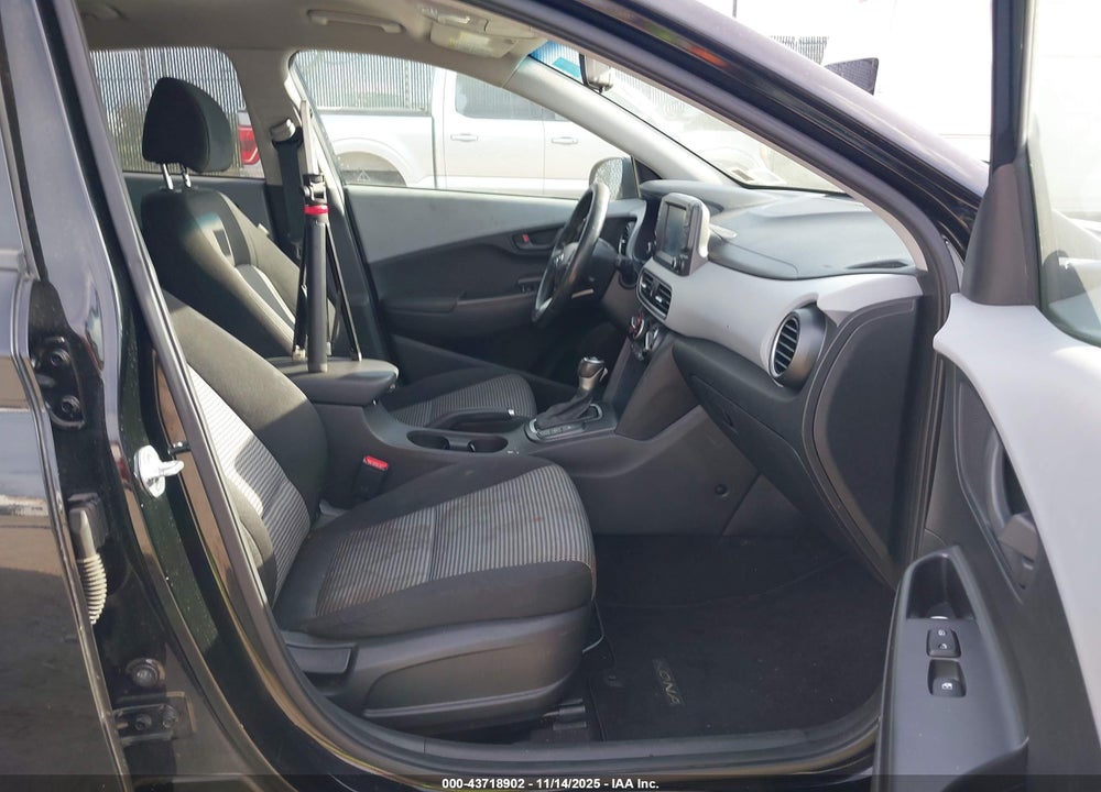 2018 HYUNDAI KONA VIN: KM8K22AA4JU102574