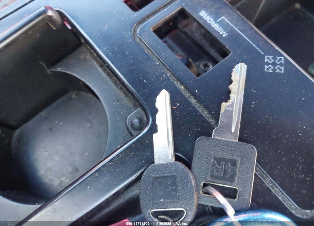 1985 CHEVROLET CORVETTE VIN: 1G1YY0782F5138599