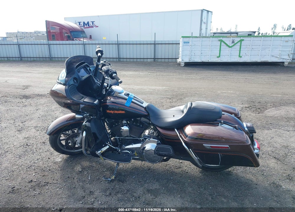 2016 HARLEY-DAVIDSON FLTRU VIN: 1HD1KGL38GB605667